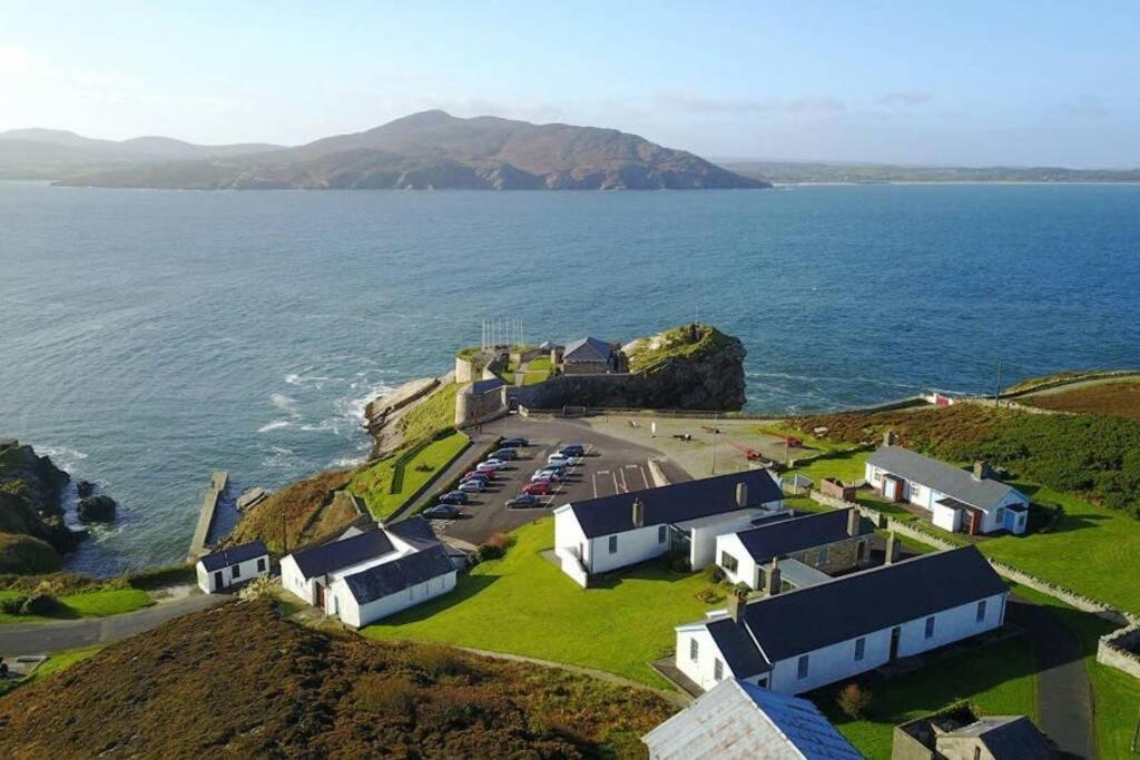 Red Gate Cottage Buncrana Exterior photo